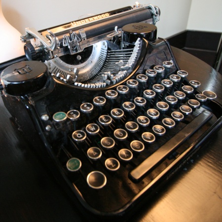 typewriter photo
